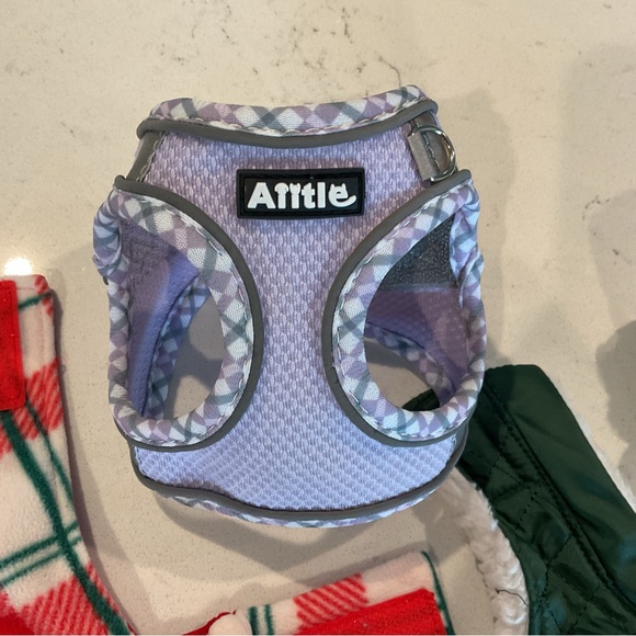 Small Dog Harness, Pink Sweater, 2 wraps Plaid one both w/Velcro & green w/Hat - Picture 5 of 6